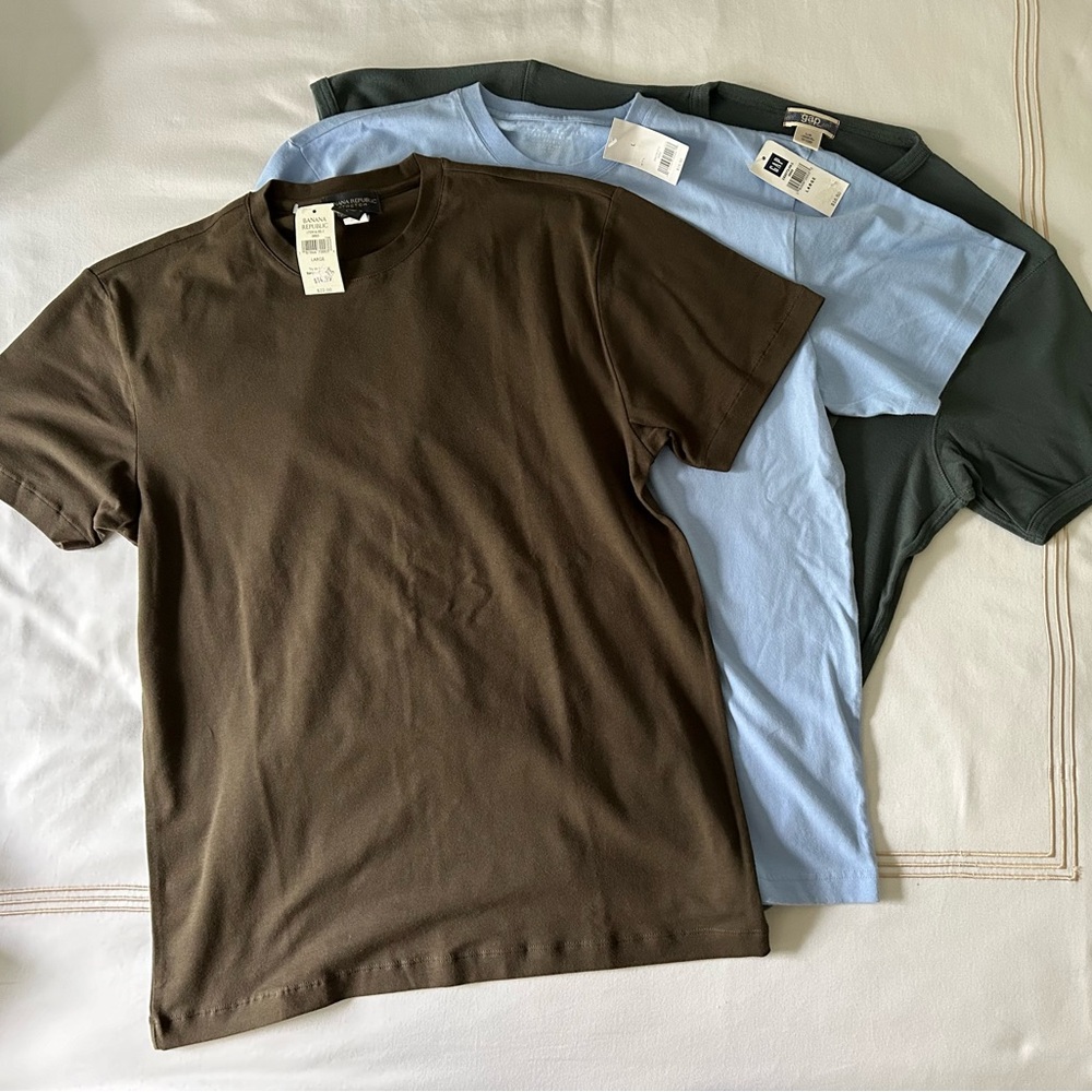 Lot of three T shirts. 2 are Banana Republic, 1 is Gap.